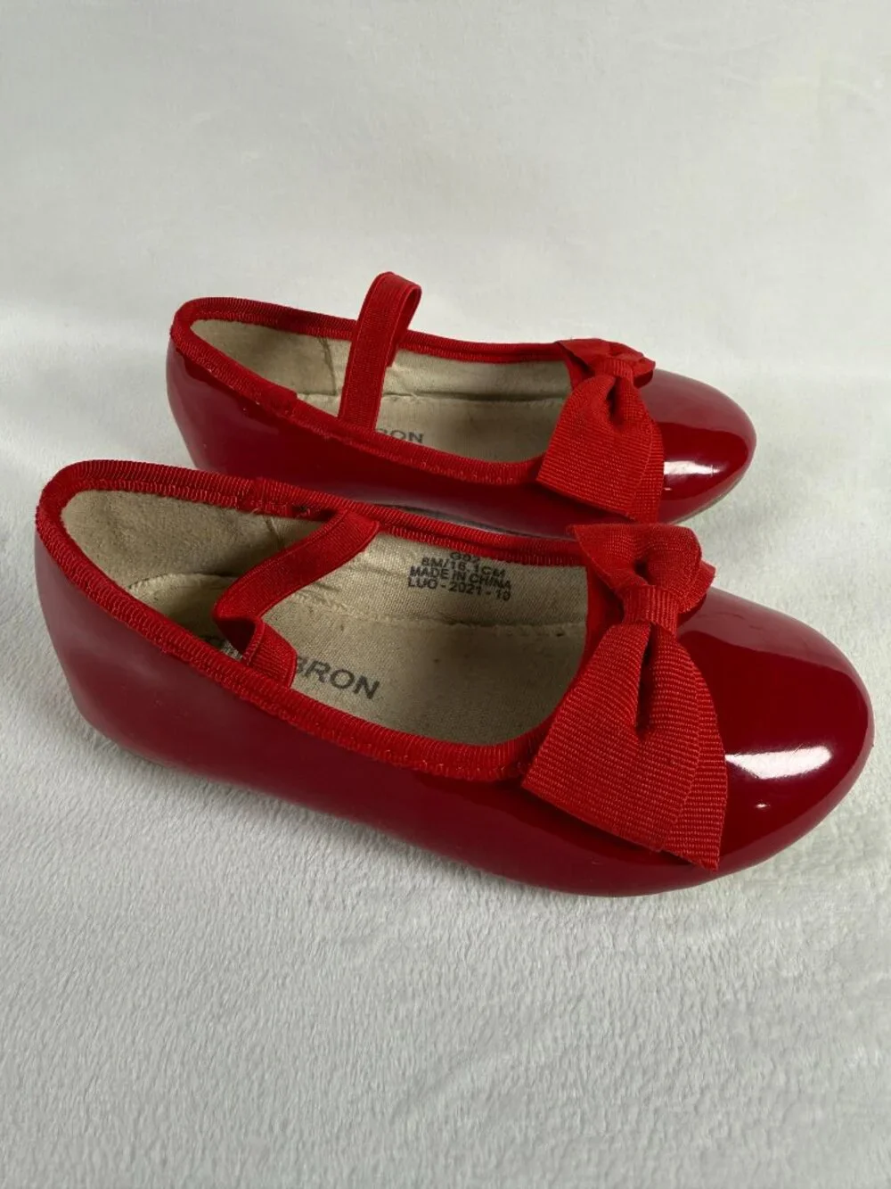 Thee Bron Girls Red Mary Jane Flats Bow Patent Shoes Size 8 Toddler ReLoved